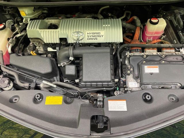 TOYOTA PRIUS ALPHA 2015 Image 31