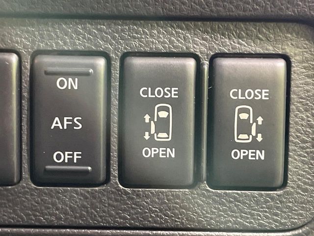 NISSAN ELGRAND 2009 Image 31