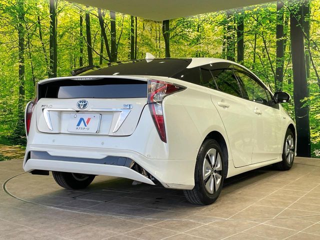 TOYOTA PRIUS 2016 Image 31