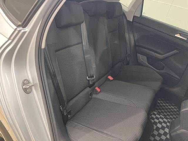 VOLKSWAGEN POLO 2018 Image 31