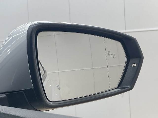 VOLKSWAGEN POLO 2018 Image 31