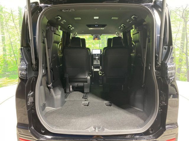 TOYOTA VOXY HYBRID 2024 Image 31