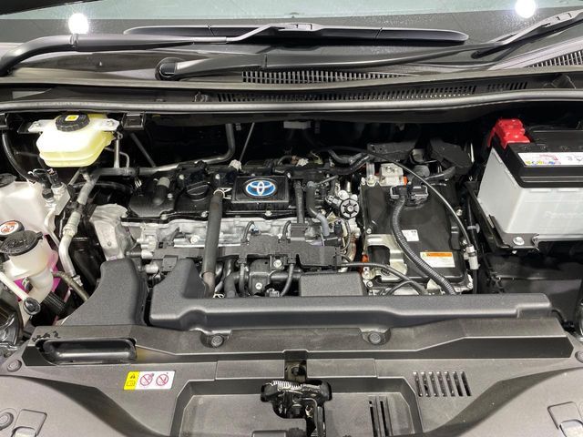 TOYOTA VOXY HYBRID 2024 Image 31