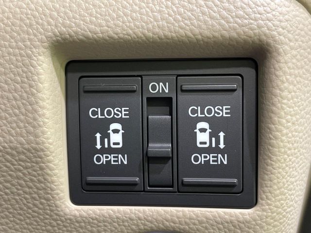 HONDA N BOX 2018 Image 31