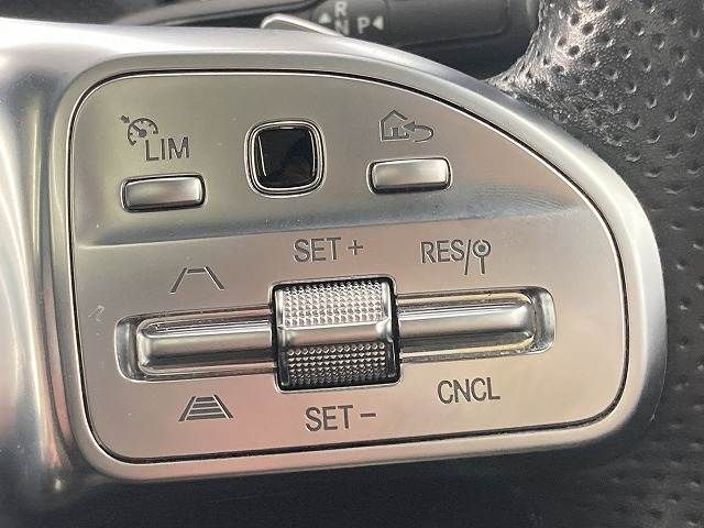 MERCEDES BENZ A CLAS 2018 Image 31