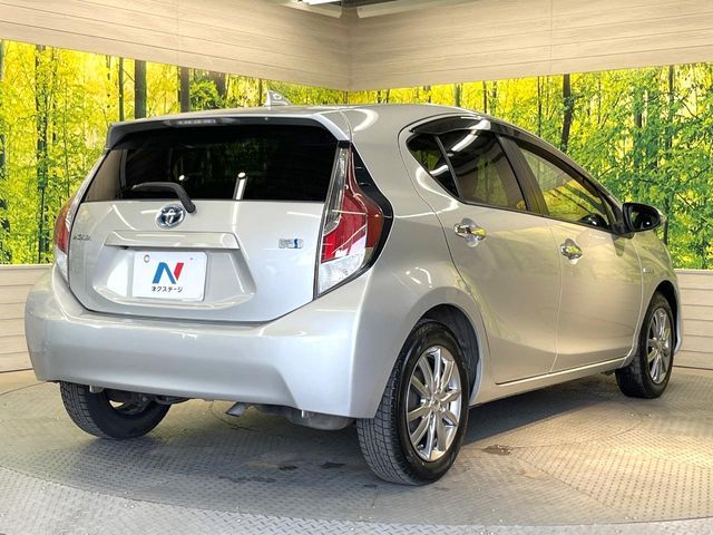 TOYOTA AQUA 2015 Image 31