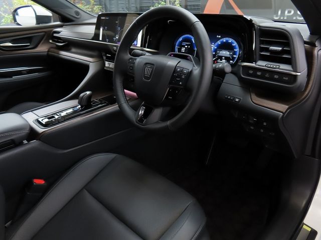 TOYOTA CROWN SEDAN 2024 Image 31