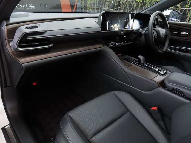 TOYOTA CROWN SEDAN 2024 Image 31