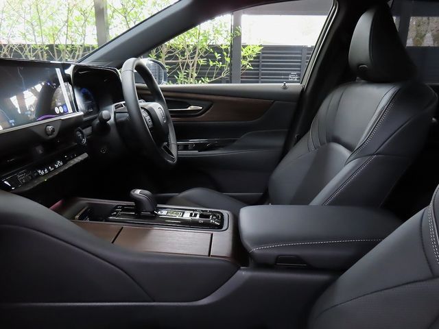 TOYOTA CROWN SEDAN 2024 Image 31