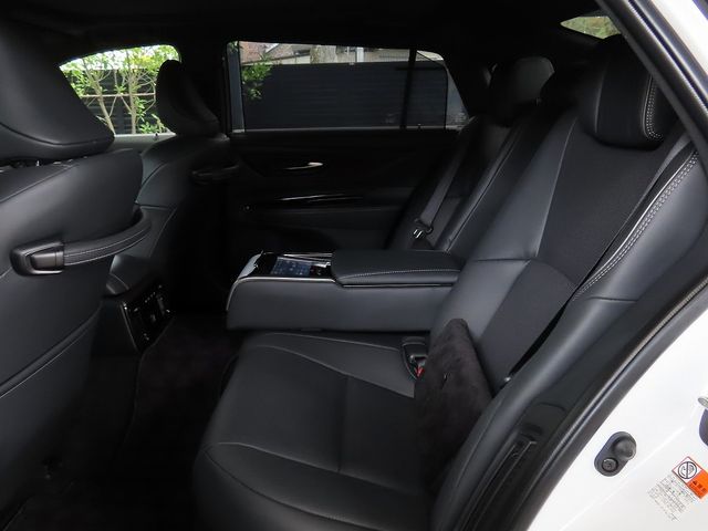 TOYOTA CROWN SEDAN 2024 Image 31