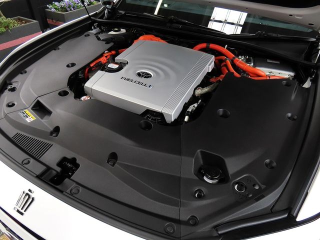 TOYOTA CROWN SEDAN 2024 Image 31