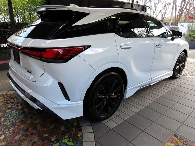 TOYOTA LEXUS RX500H 2024 Image 31