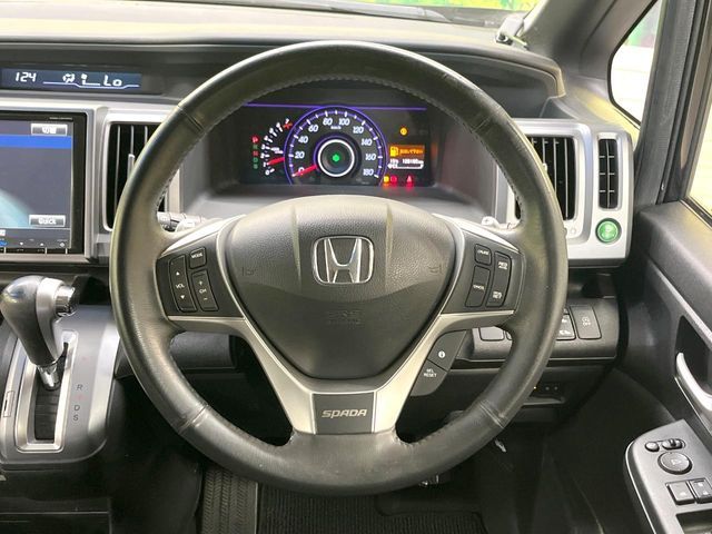 HONDA STEPWAGON SPADA 2014 Image 31