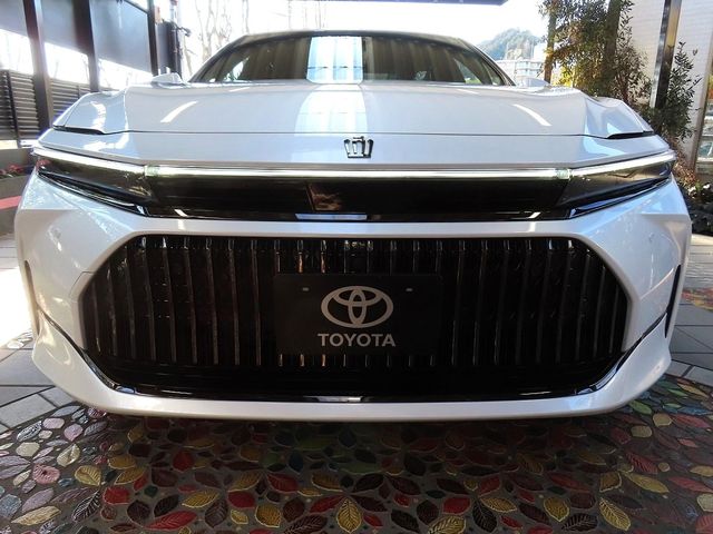TOYOTA CROWN SEDAN HYBRID 2025 Image 31