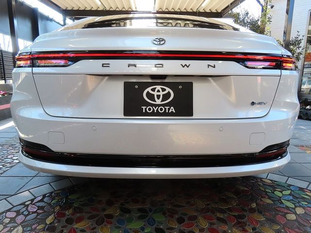 TOYOTA CROWN SEDAN HYBRID 2025 Image 31