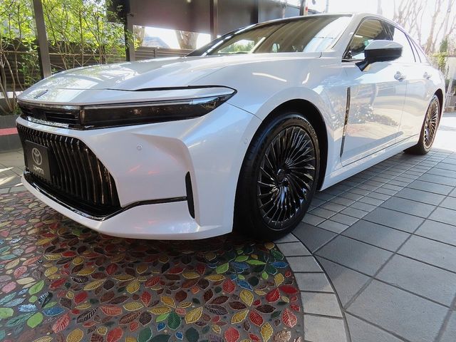 TOYOTA CROWN SEDAN HYBRID 2025 Image 31