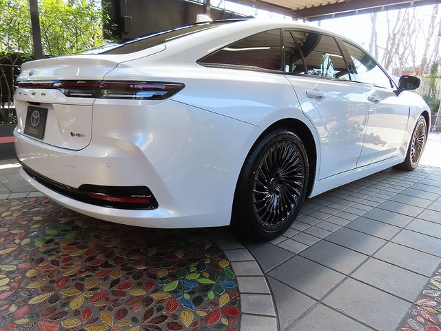 TOYOTA CROWN SEDAN HYBRID 2025 Image 31