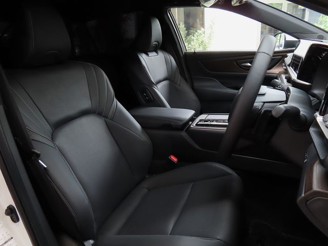 TOYOTA CROWN SEDAN HYBRID 2025 Image 31