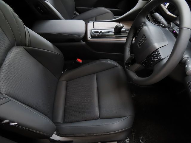 TOYOTA CROWN SEDAN HYBRID 2025 Image 31