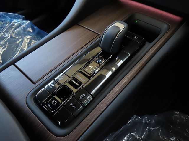 TOYOTA CROWN SEDAN HYBRID 2025 Image 31