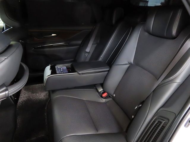 TOYOTA CROWN SEDAN HYBRID 2025 Image 31