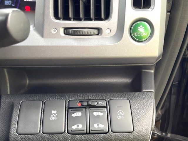 HONDA STEPWAGON SPADA 2013 Image 31