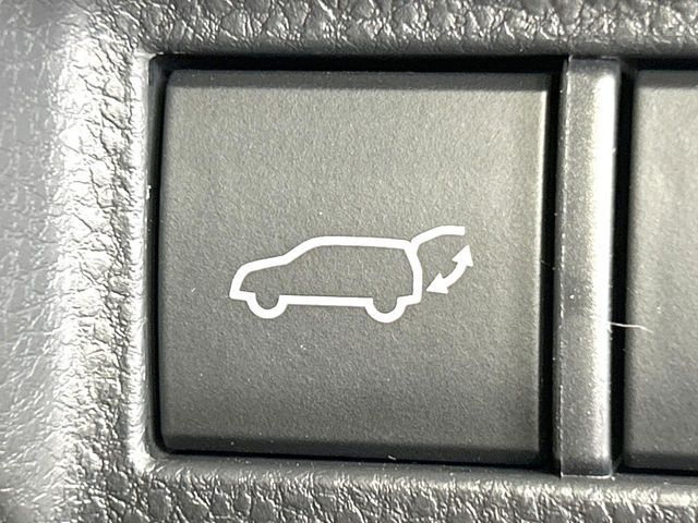 TOYOTA HARRIER HYBRID 2023 Image 31