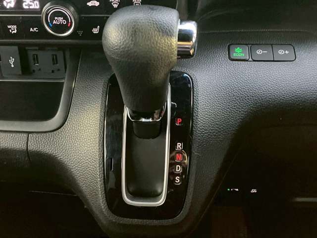 HONDA N BOX CUSTOM 2021 Image 31