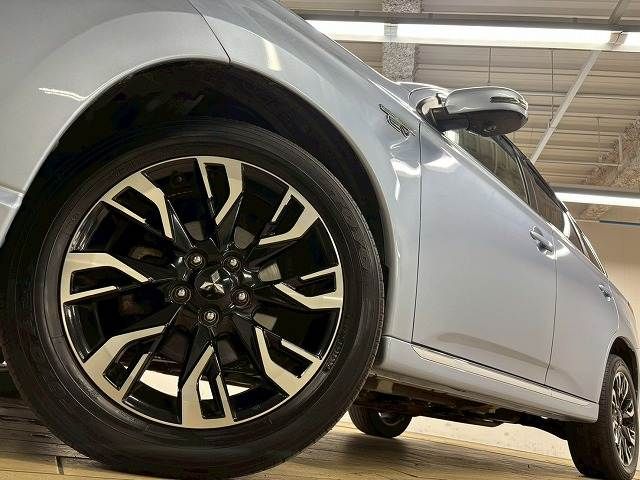 MITSUBISHI OUTLANDER PHEV 2015 Image 31