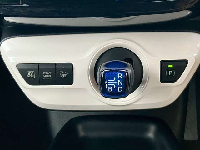 TOYOTA PRIUS 2015 Image 31