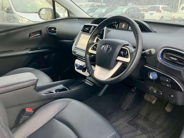 TOYOTA PRIUS 2015 Image 31