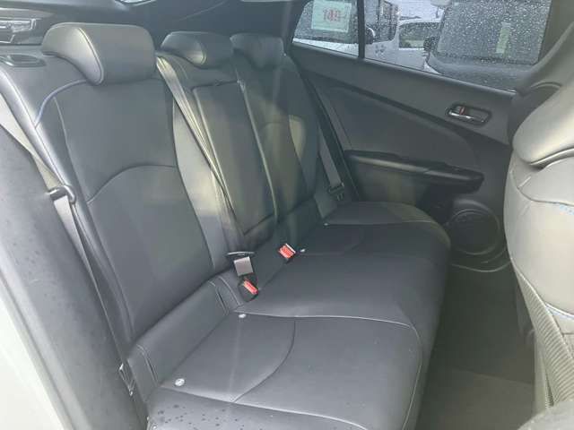 TOYOTA PRIUS 2015 Image 31