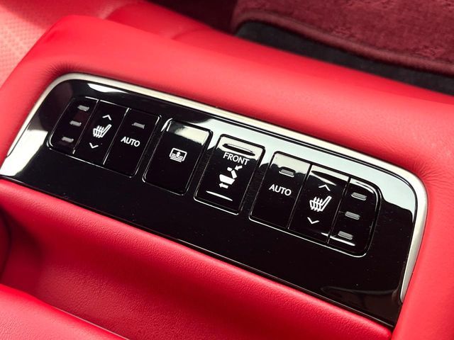 TOYOTA LEXUS LS500H 2018 Image 31