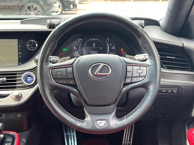 TOYOTA LEXUS LS500H 2018 Image 31