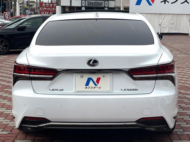 TOYOTA LEXUS LS500H 2018 Image 31