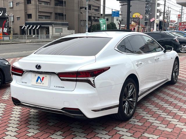 TOYOTA LEXUS LS500H 2018 Image 31