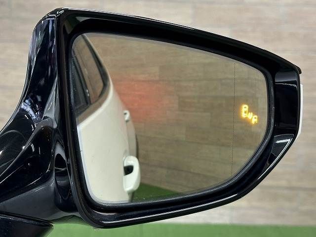 TOYOTA LEXUS UX250H 2019 Image 31