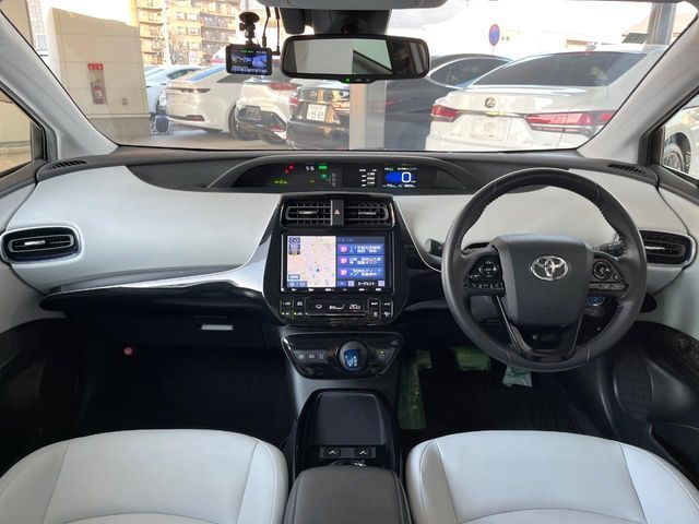 TOYOTA PRIUS 2020 Image 31