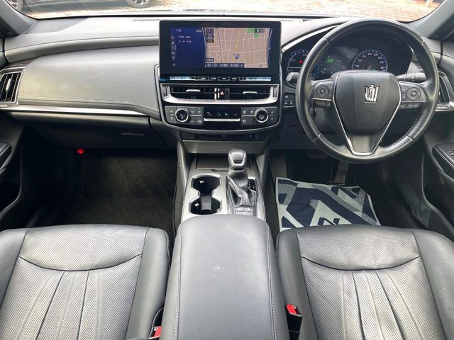 TOYOTA CROWN SEDAN HYBRID 2021 Image 31