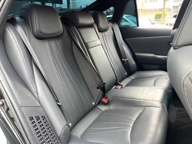 TOYOTA CROWN SEDAN HYBRID 2021 Image 31