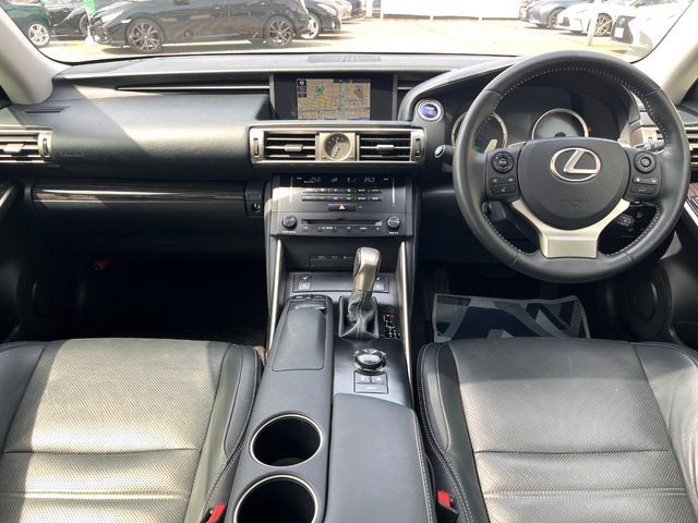 TOYOTA LEXUS IS300H 2013 Image 31