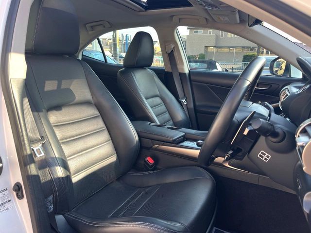 TOYOTA LEXUS IS300H 2013 Image 31