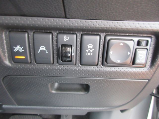 NISSAN NV150 AD 4WD 2020 Image 31