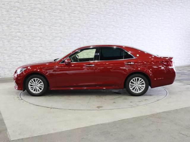 TOYOTA CROWN SEDAN 2017 Image 31