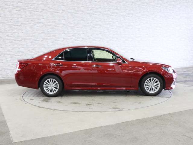 TOYOTA CROWN SEDAN 2017 Image 31