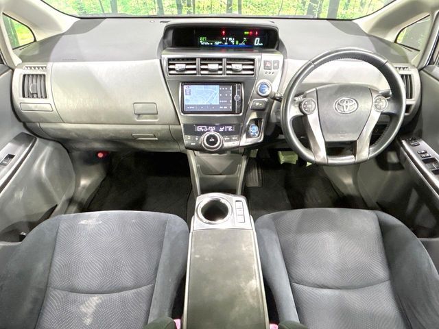 TOYOTA PRIUS ALPHA 2014 Image 31