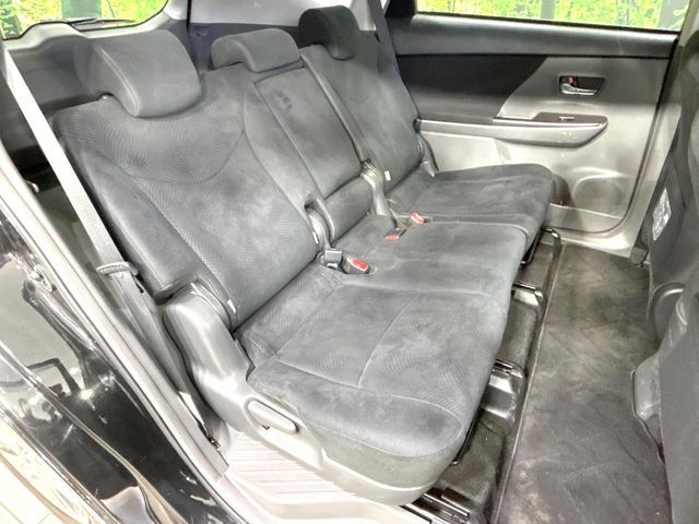 TOYOTA PRIUS ALPHA 2014 Image 31