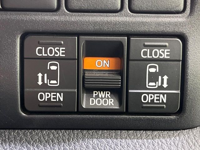 TOYOTA VOXY 2021 Image 31