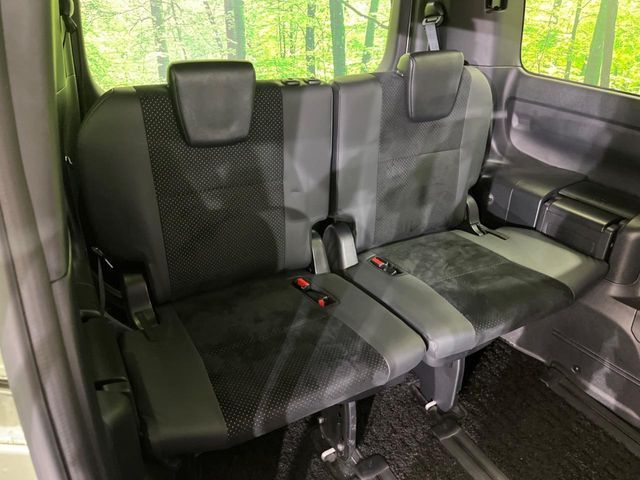 TOYOTA VOXY 2021 Image 31