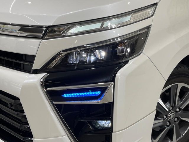 TOYOTA VOXY 2021 Image 31